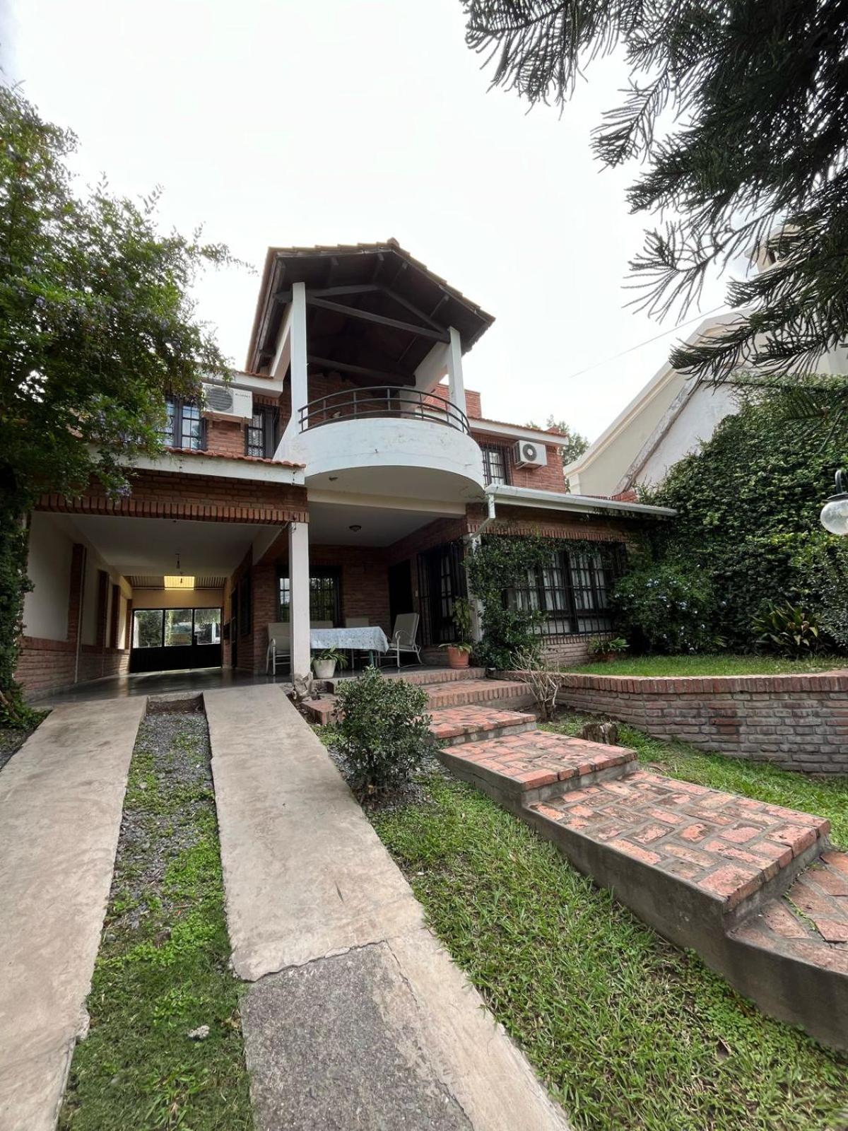 Holiday home Casa Grand Bourg Con Magnifica Vista Y Pileta